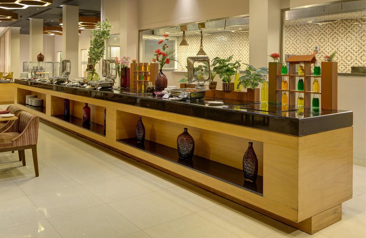 Hotel Naveen Lakeside Hubli Exterior foto