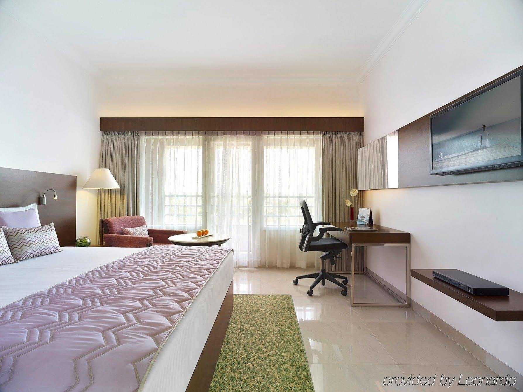 Hotel Naveen Lakeside Hubli Exterior foto