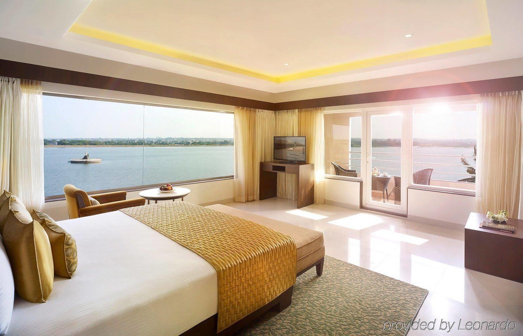 Hotel Naveen Lakeside Hubli Exterior foto