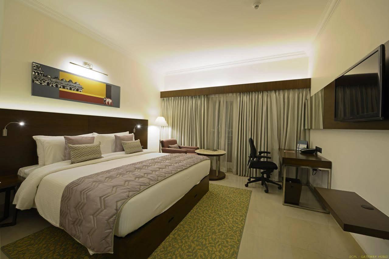 Hotel Naveen Lakeside Hubli Exterior foto
